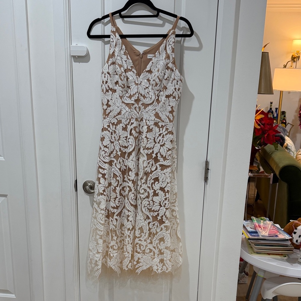 Dress the Population Cream Lace Midi Dress